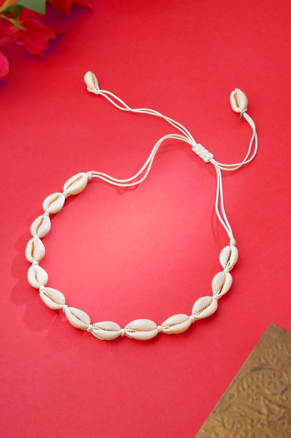 White Shell Design Choker Necklace