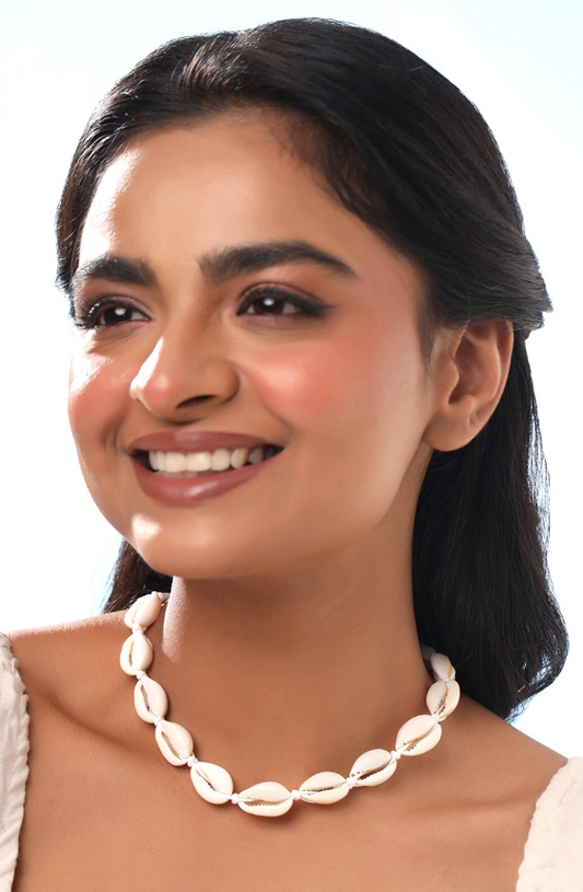White Shell Design Choker Necklace